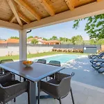 Moderne Villa Stefany Mit Pool Und Panoramablick