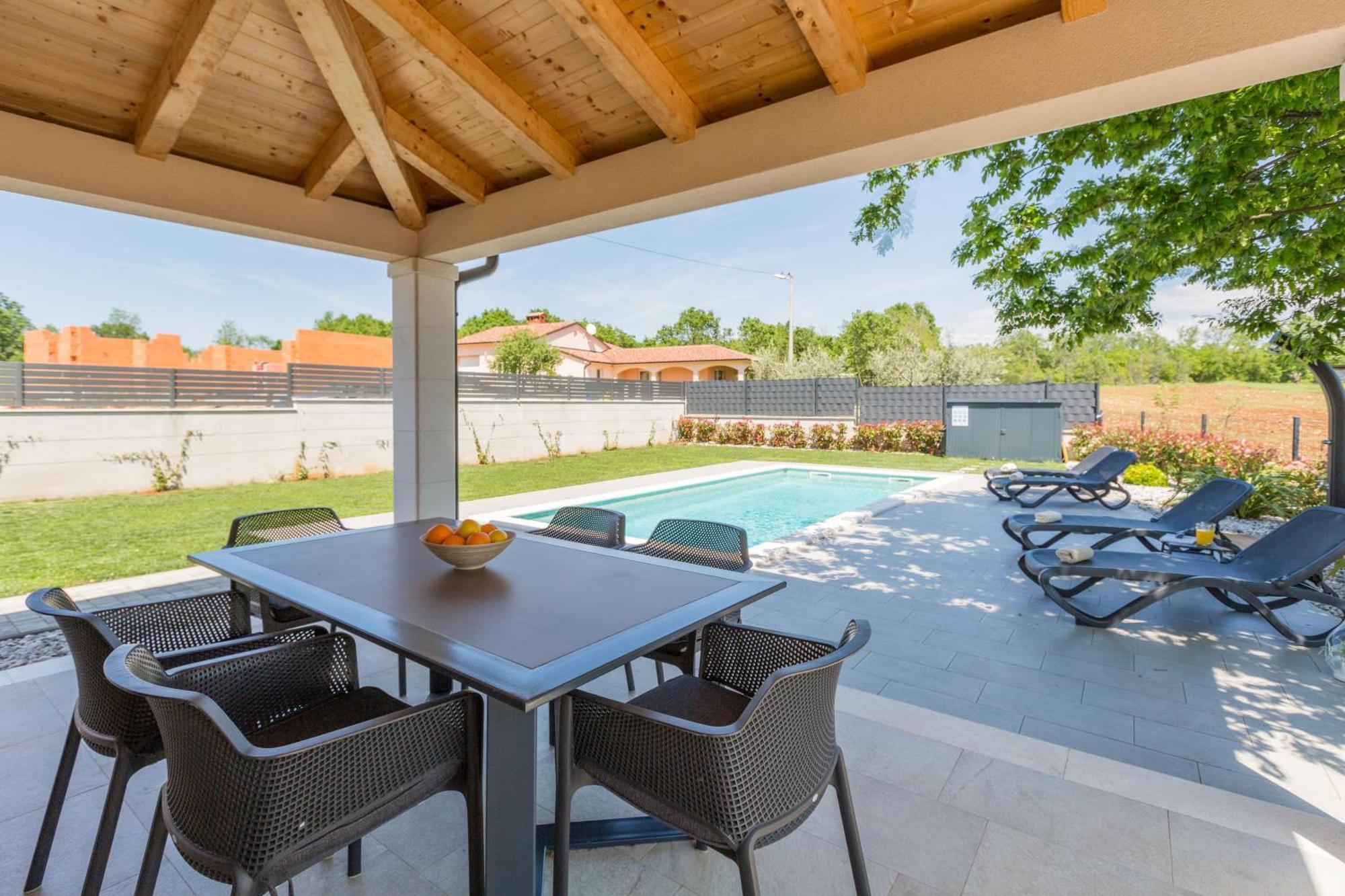 Ferienhaus Moderne Stefany Mit Pool Und Panoramablick