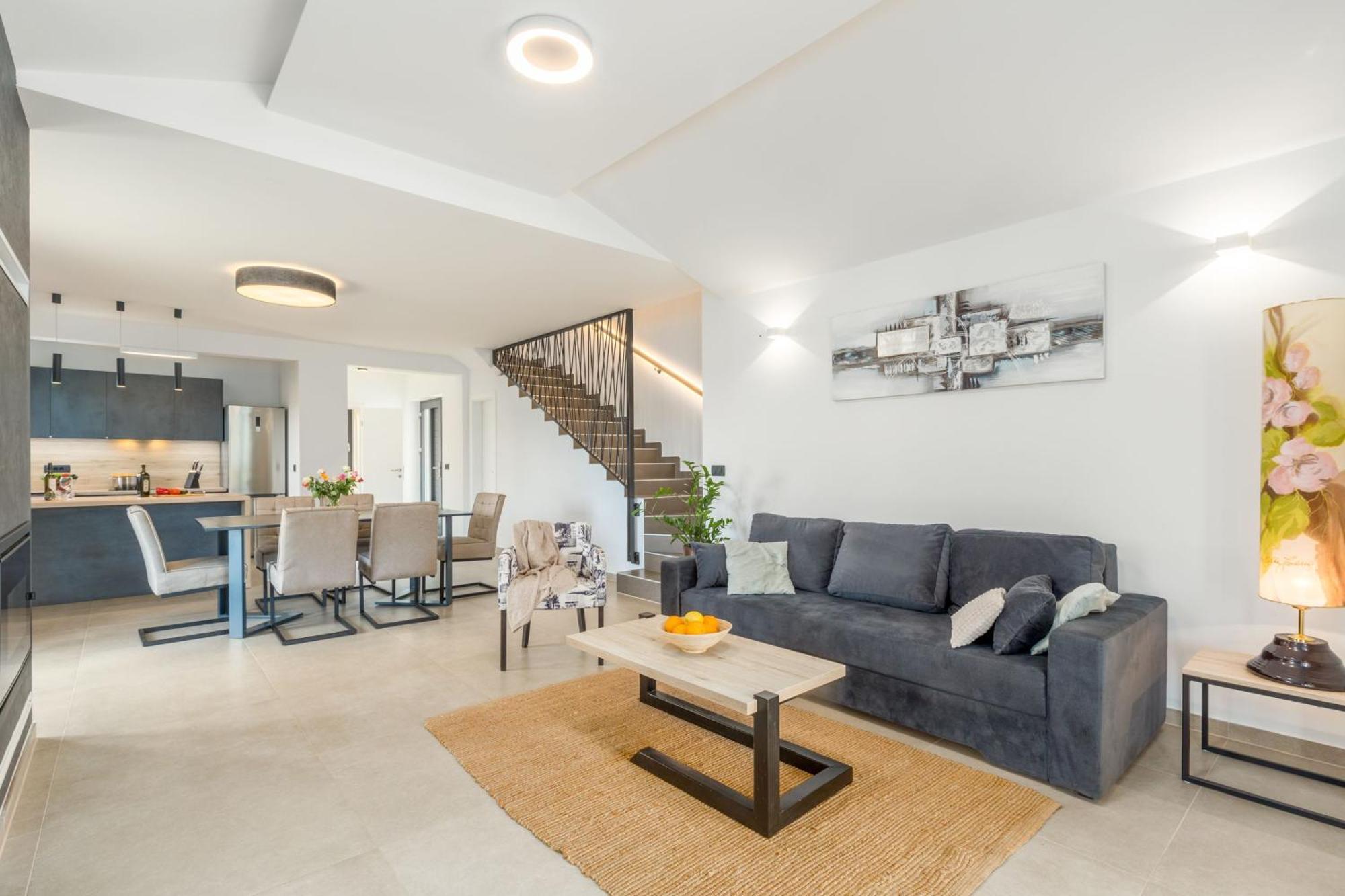 Moderne Stefany Mit Pool Und Panoramablick *