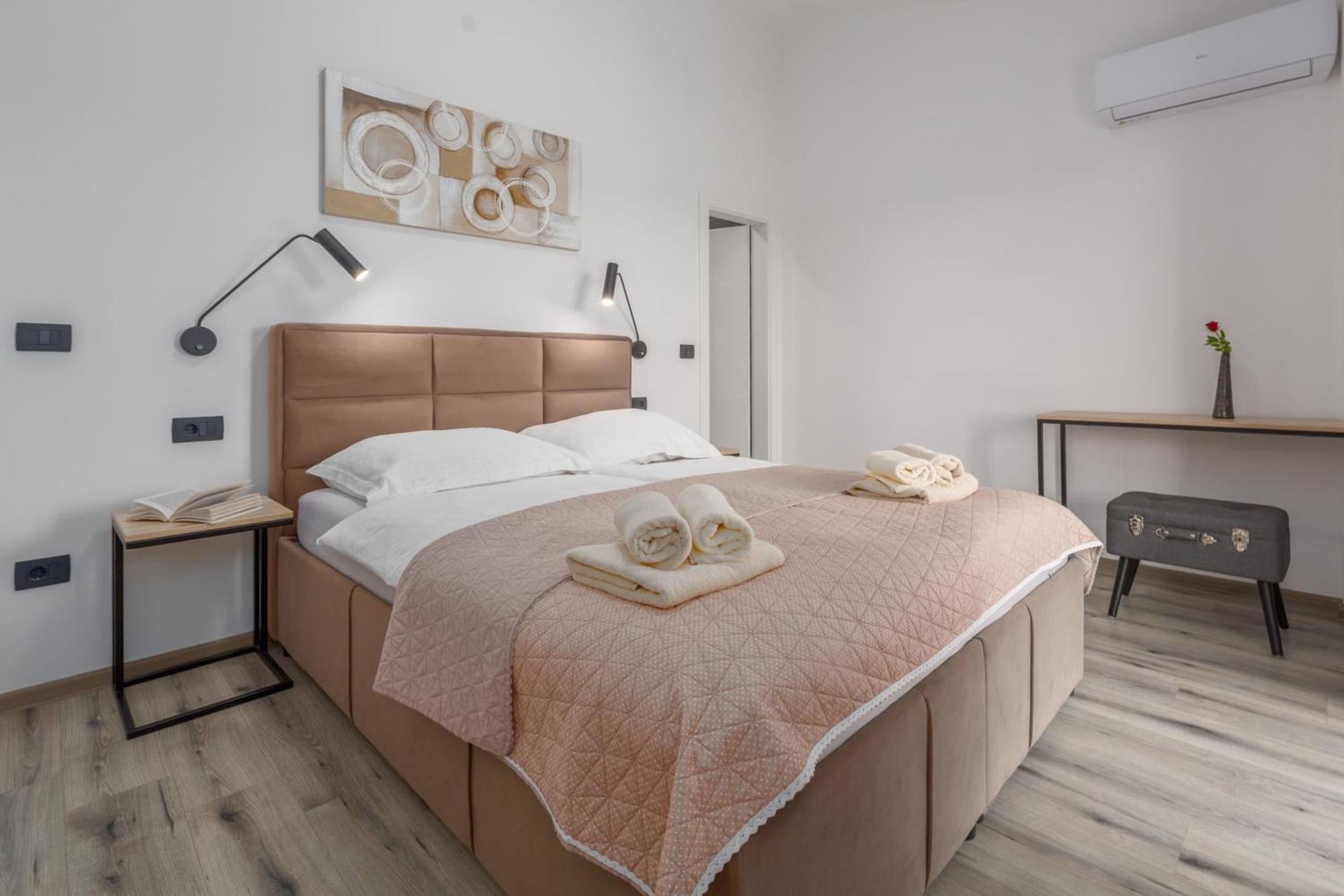 Moderne Stefany Mit Pool Und Panoramablick Poreč