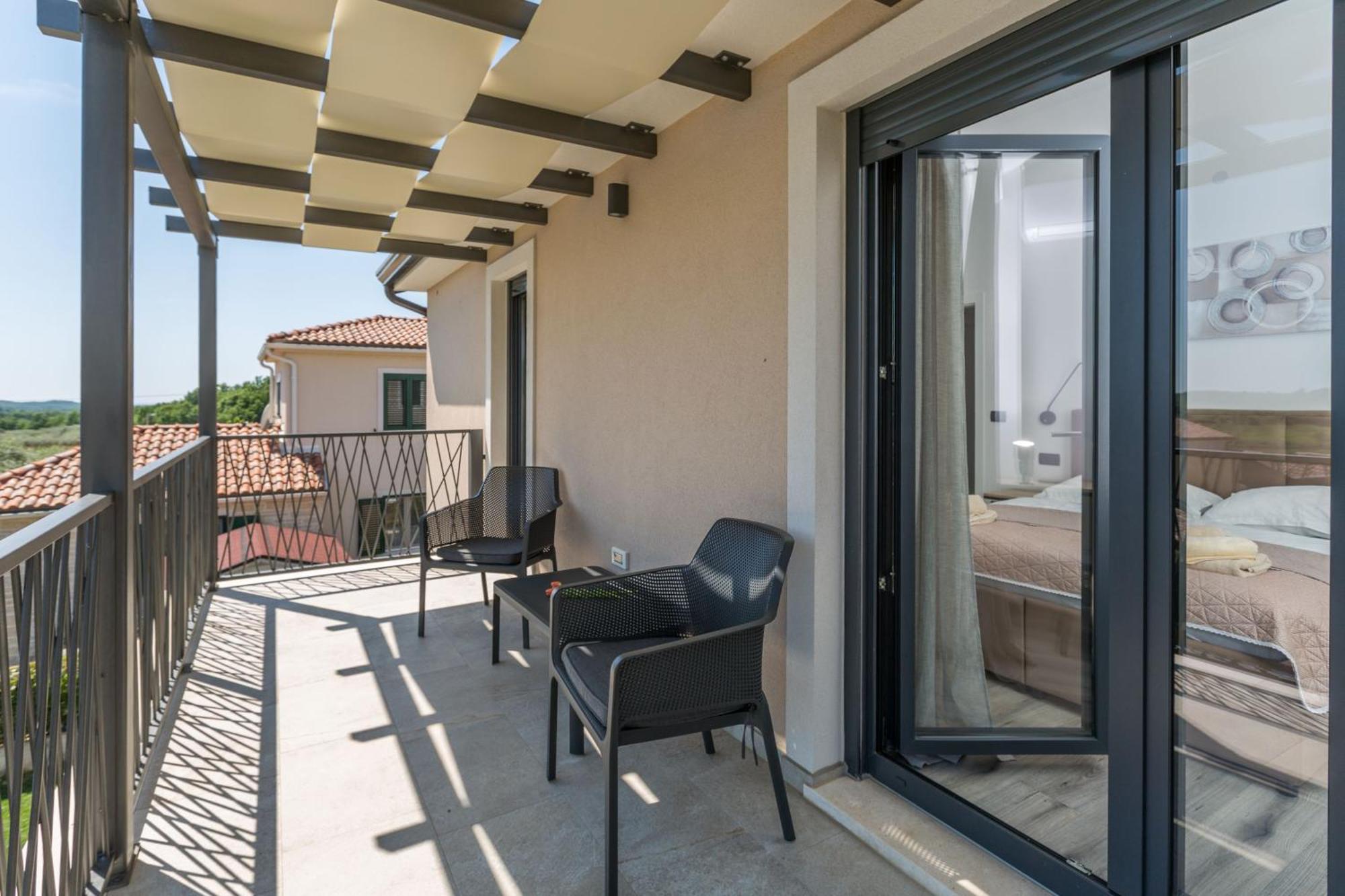 Moderne Stefany Mit Pool Und Panoramablick *