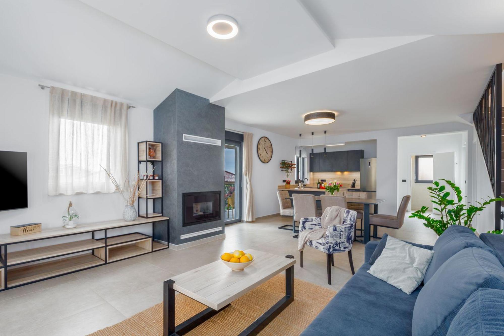 Moderne Stefany Mit Pool Und Panoramablick Ferienhaus *